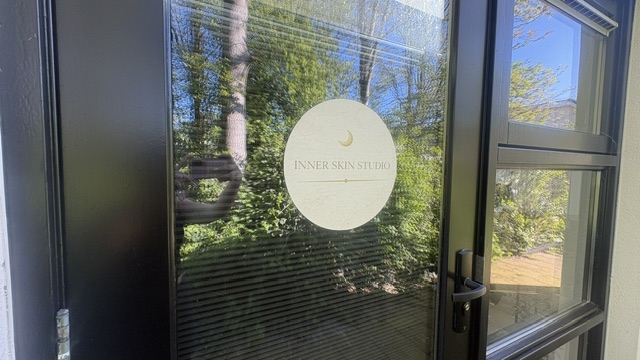 De entree van Inner Skin Studio in Den Bosch